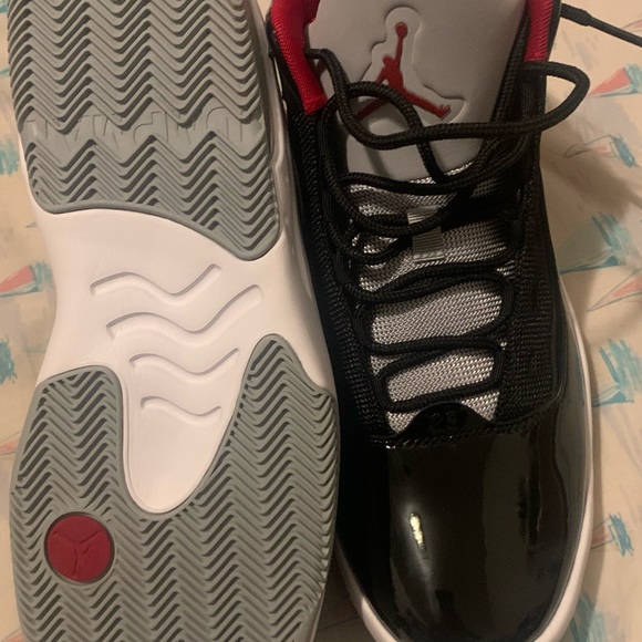 Jordan Max aura 2 brand new w/box - Picture 3 of 5